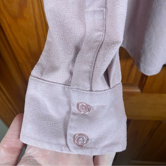 Chico's Baby Pink Casual Button Down Shirt Relaxed Fit Chico’s Size 0 - Picture 5 of 7